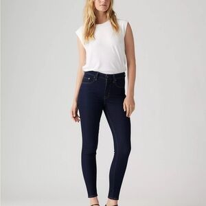 LEVI’s 721 Skinny Jeans